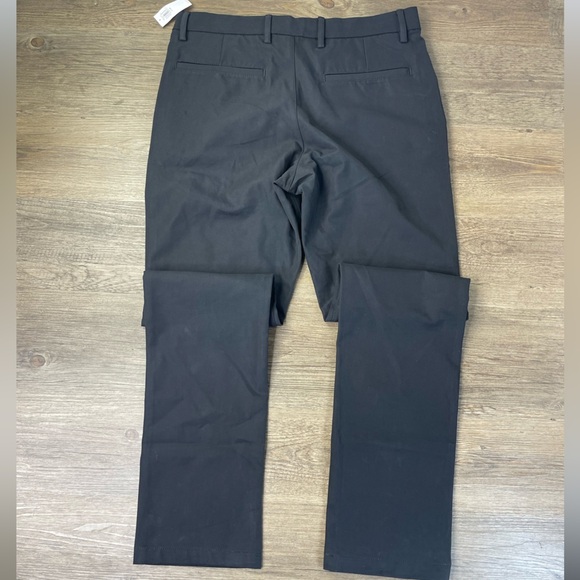 NWT Men’s Black Ultimate Tech Slim Chino Pants with Built in Flex, size 31x34 - Picture 10 of 10